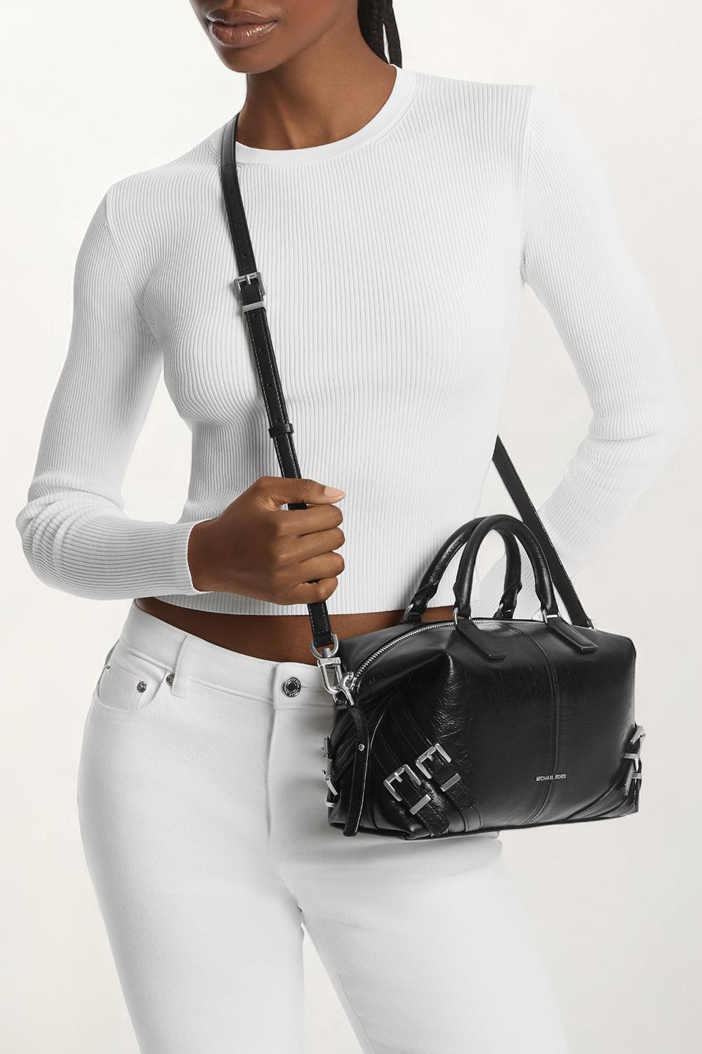 תמונת כל הלוק של תיק קרוסבודי דארינגטון